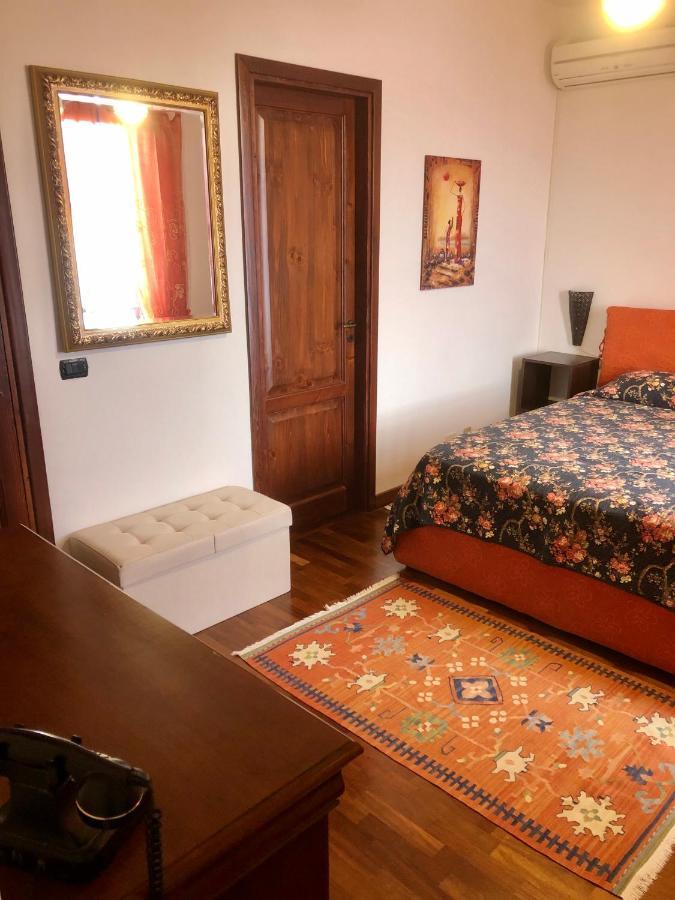 B&B Roomantic & Piscina Idromassaggio Cefalú Exterior foto